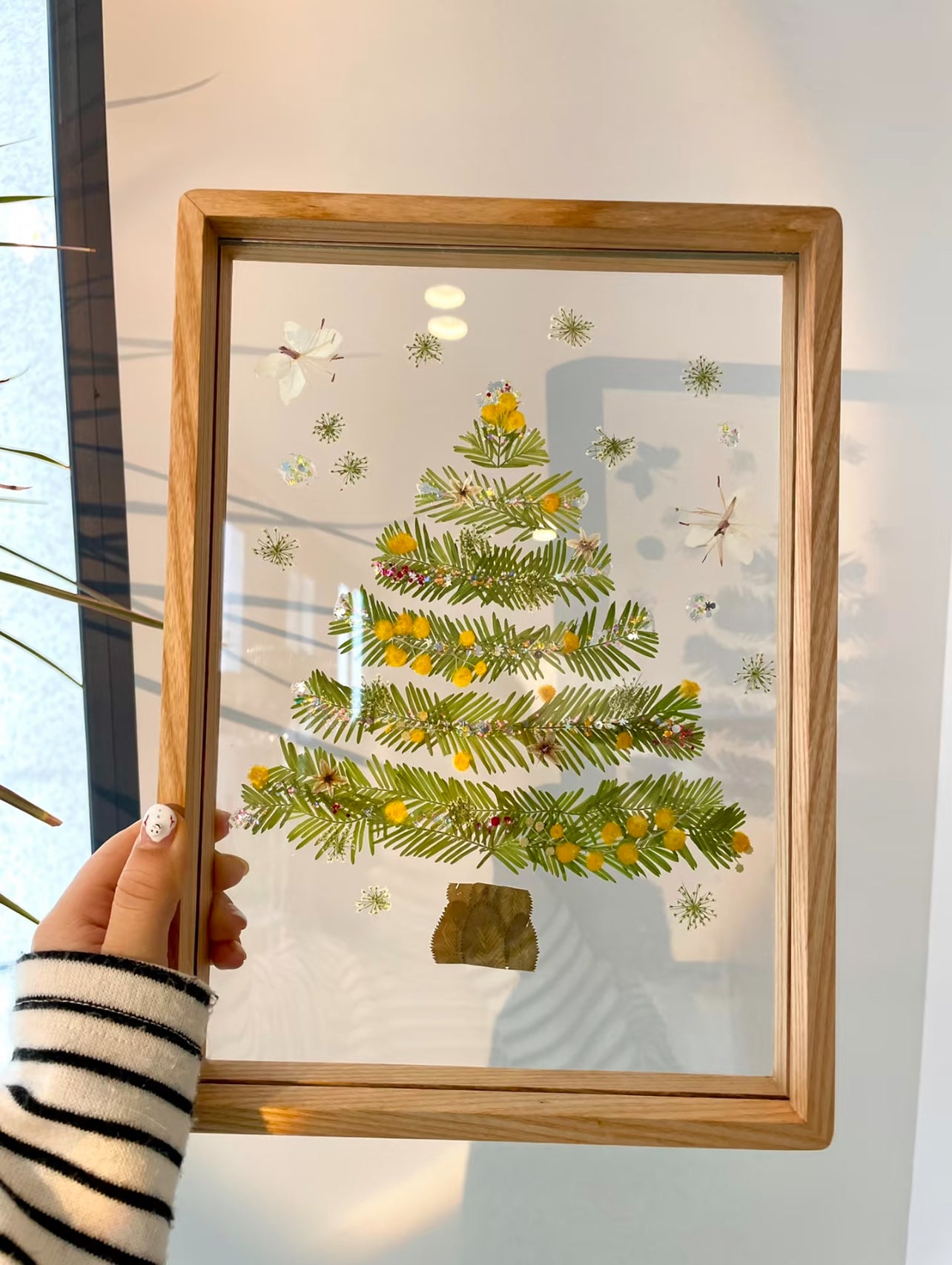 Pressed Flower Frame Artwork Class